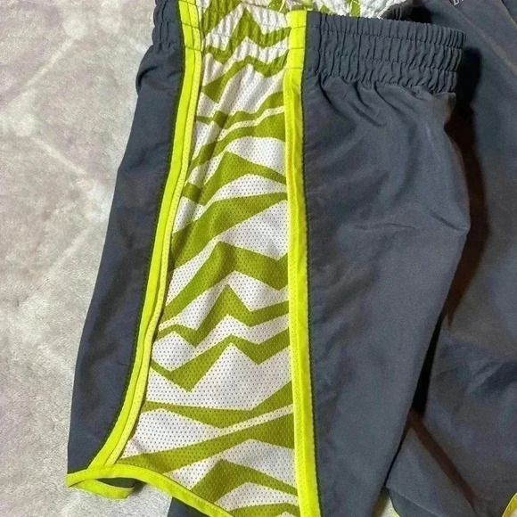 Nike Shorts Women's Small Gray and Green Patterned With Bikini Style Built In - Picture 3 of 5